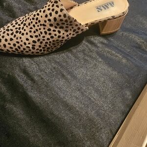 Stylish Tan and Black Spotted Mules